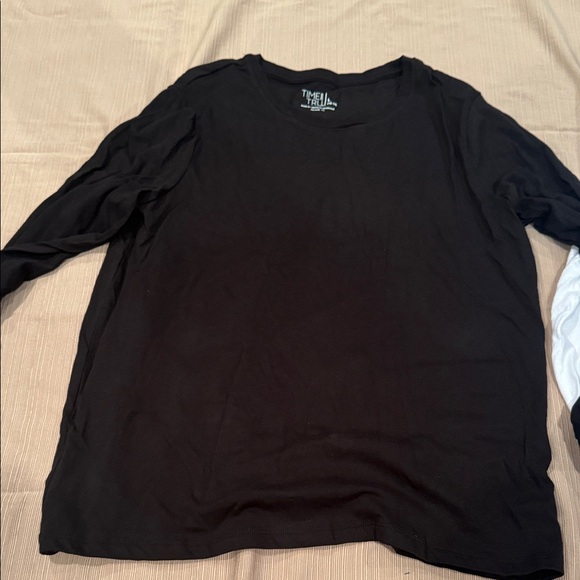 Time and Tru Women’s Long Sleeve Tees one Black and one White - Picture 2 of 9